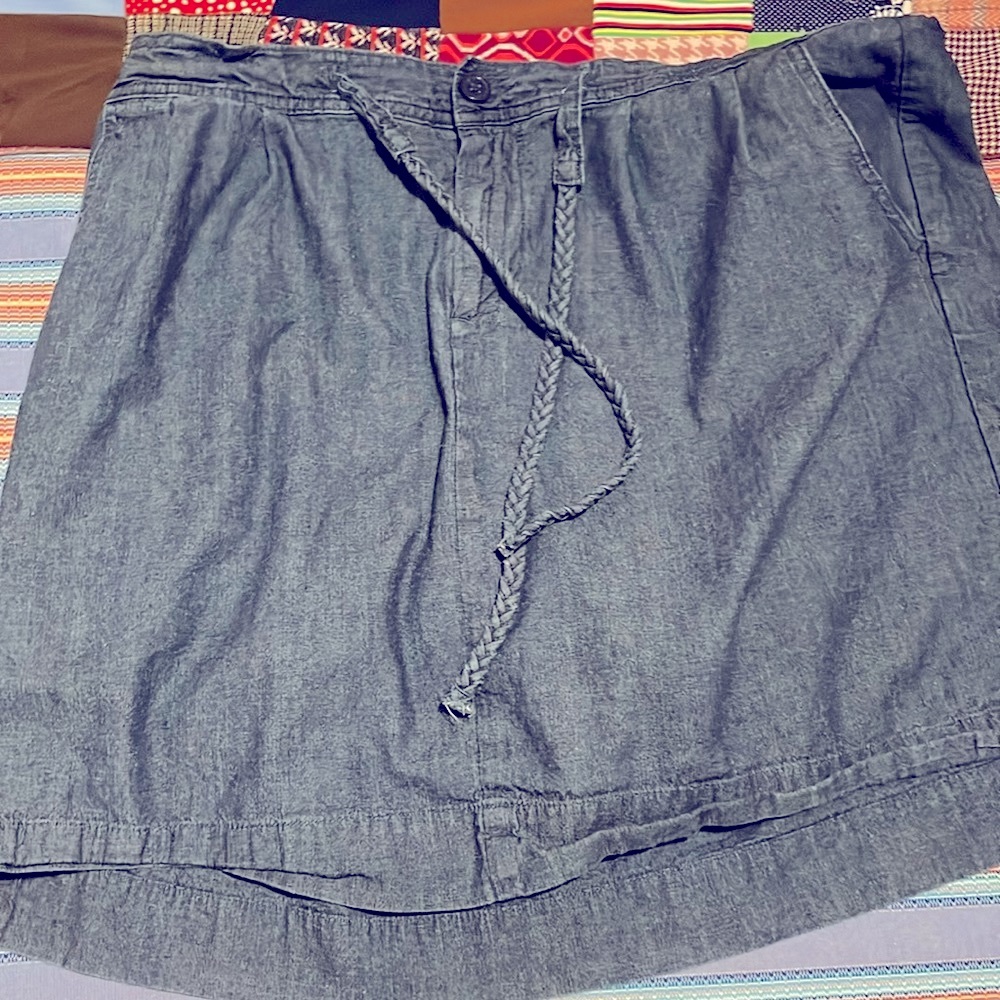 Lane Bryant denim pattern blue skort. 100% cotton. Darn cute!!
